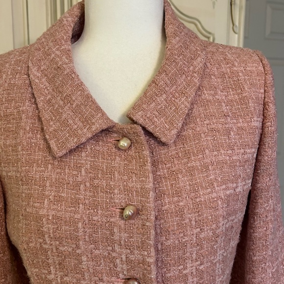 Paule Vasseur of France 3-piece suit, size 40.  Light pink with pearl buttons - Picture 7 of 17